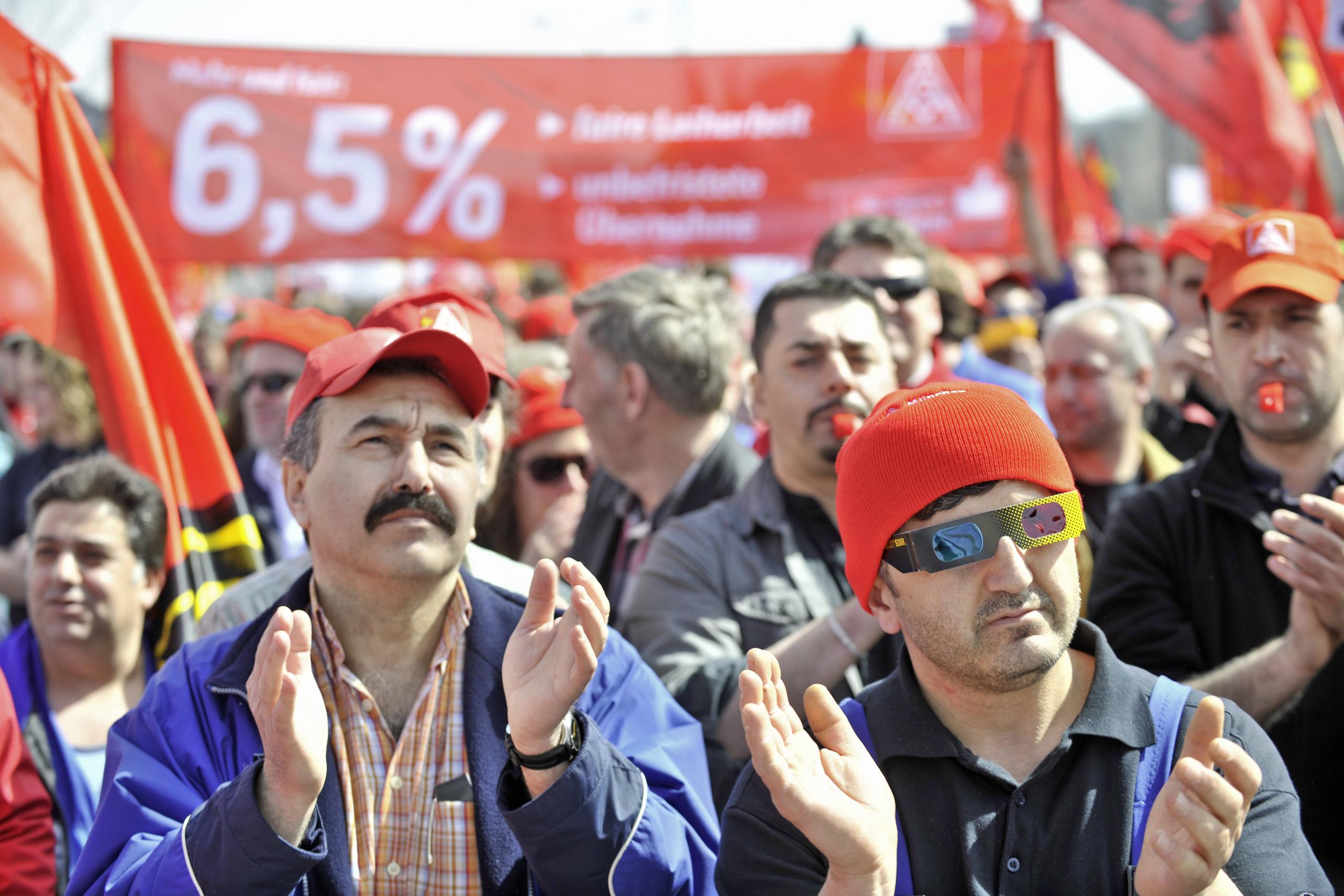Metall-Arbeiter fordern 6,5 Prozent mehr Gehalt, 2012.