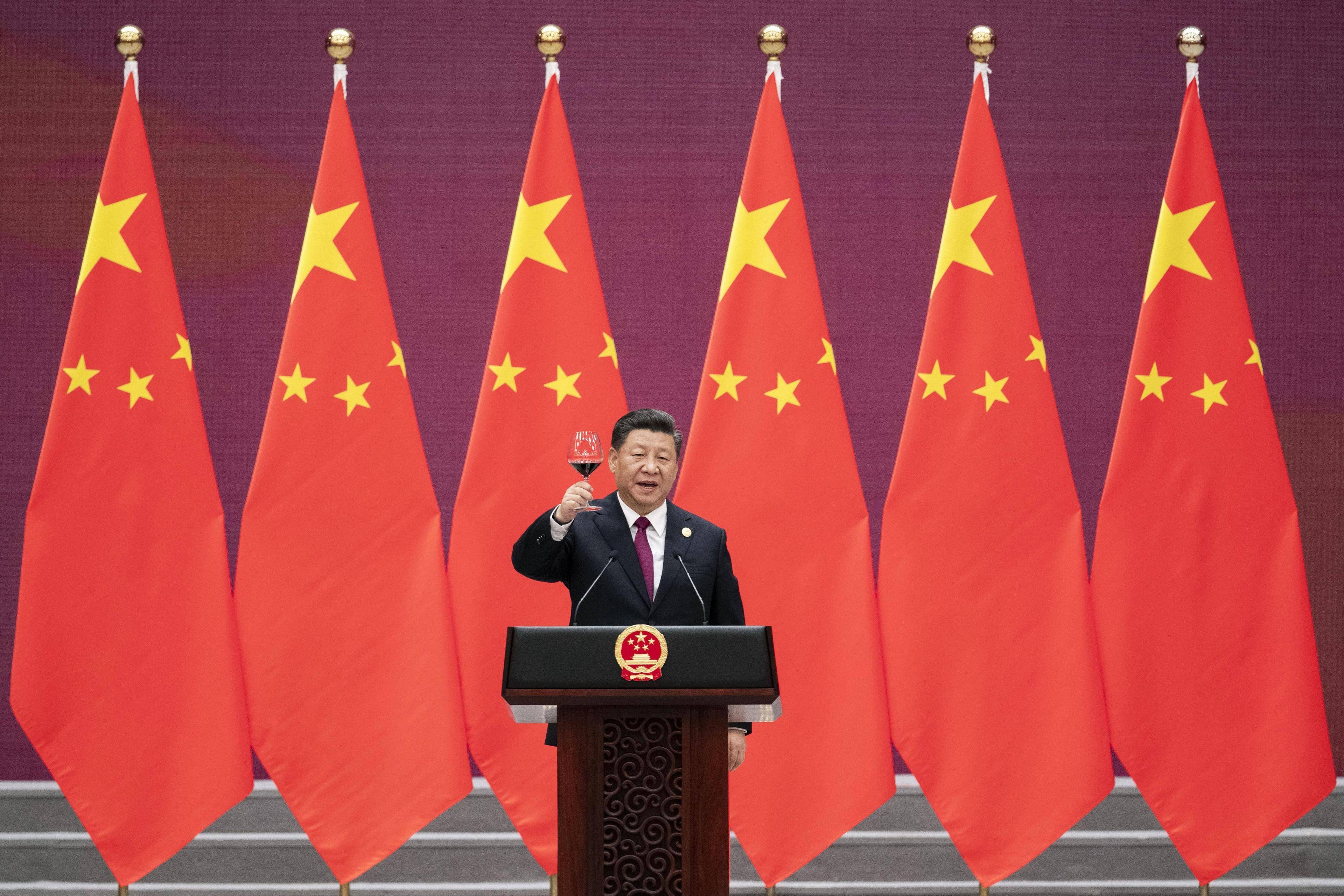 Der chinesische Präsident Xi Jinping stößt an bei einem Abendempfang im Rahmen eines Gipfeltreffens zur Belt and Road Initiative in Peking, 26. April 2019.