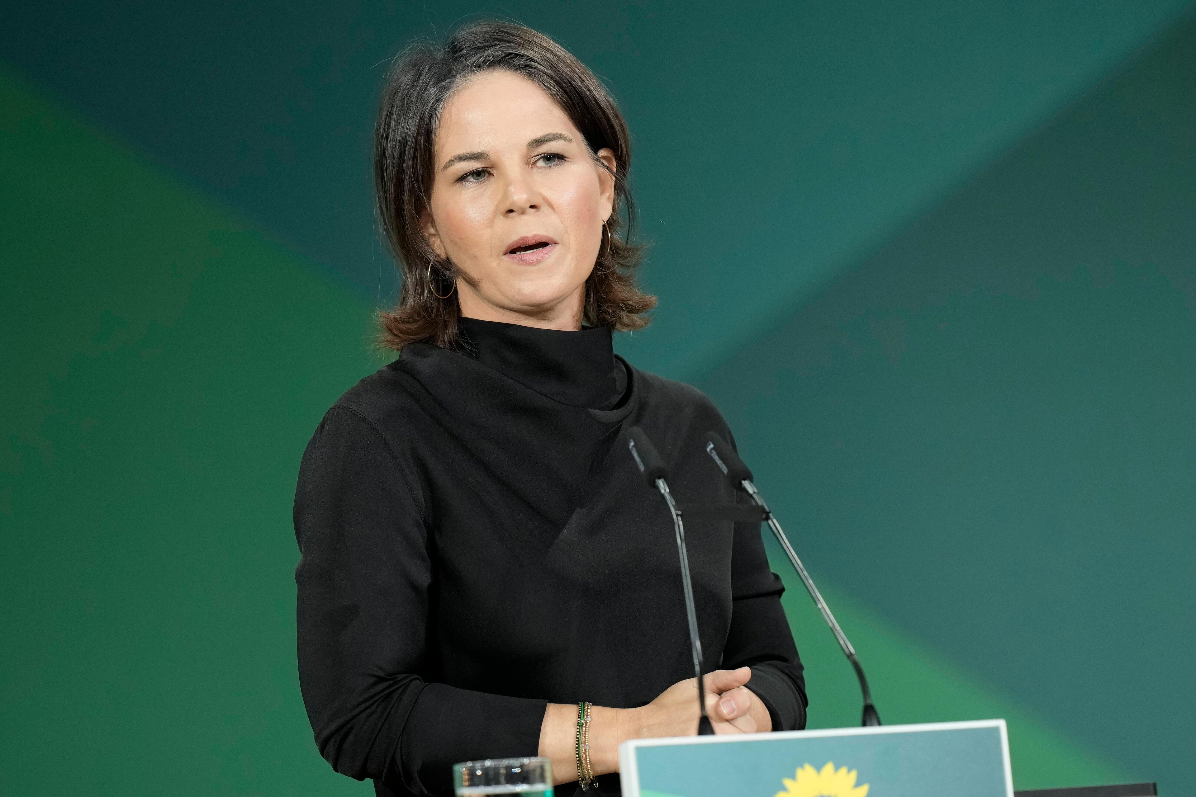 Außenministerin Annalena Baerbock mit Bauchschmerzen auf dem Grünen-Parteitag, 15. Oktober 2022