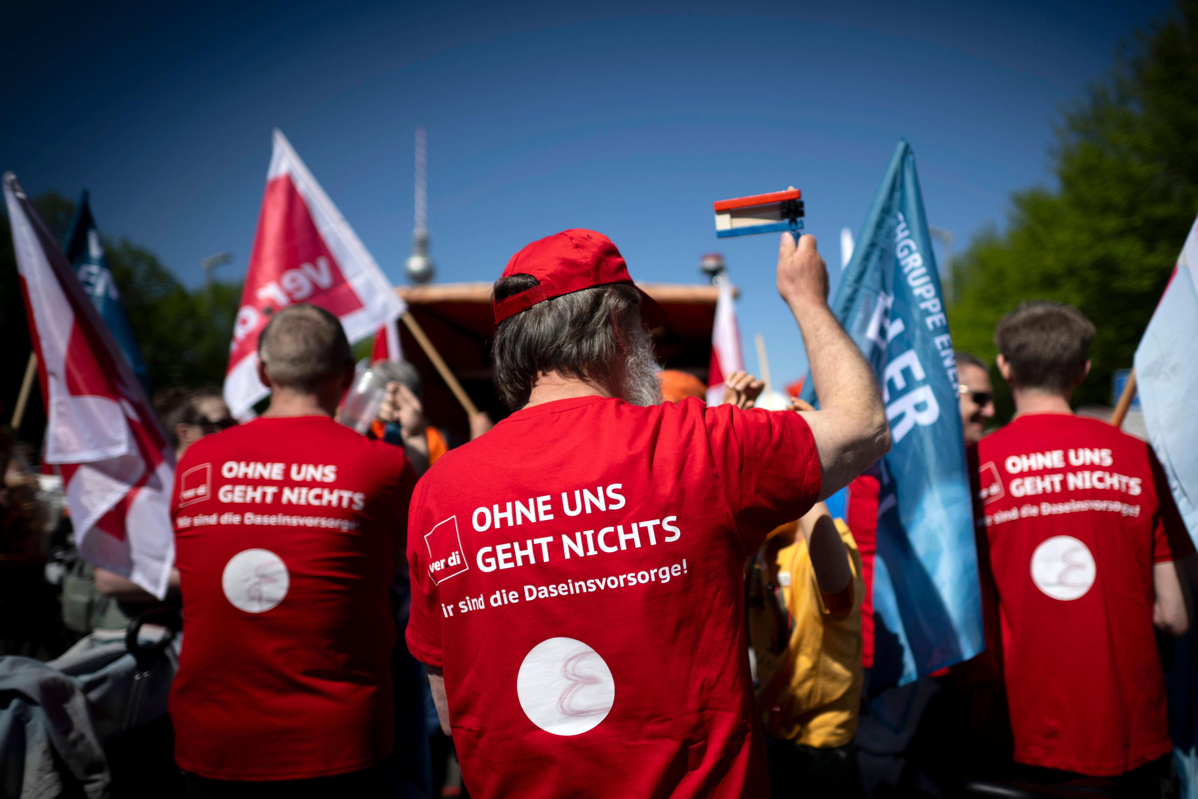 Noch zeigen sich die Gewerkschaften zögerlich – dabei ist die Wut unter den Beschäftigten groß.