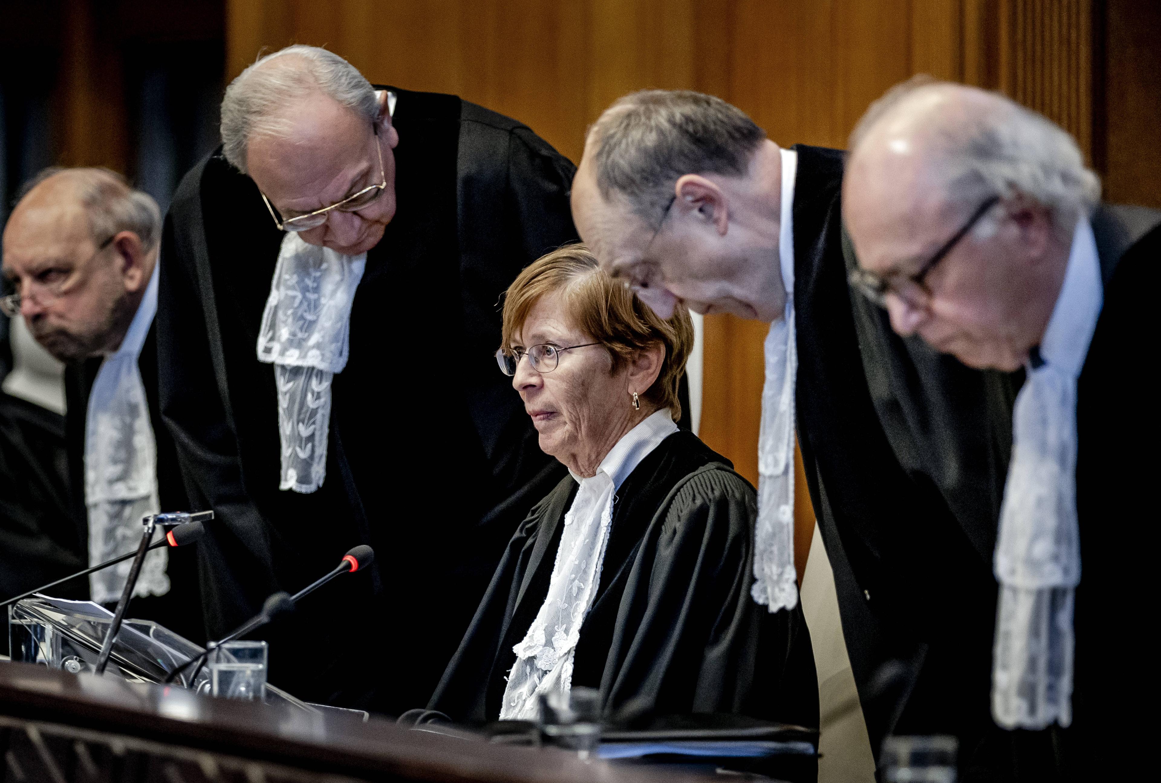 Die Richterbank des Internationalen Gerichtshofs im Verfahren gegen Israel, in der Mitte IGH-Präsidentin Joan E. Donoghue.