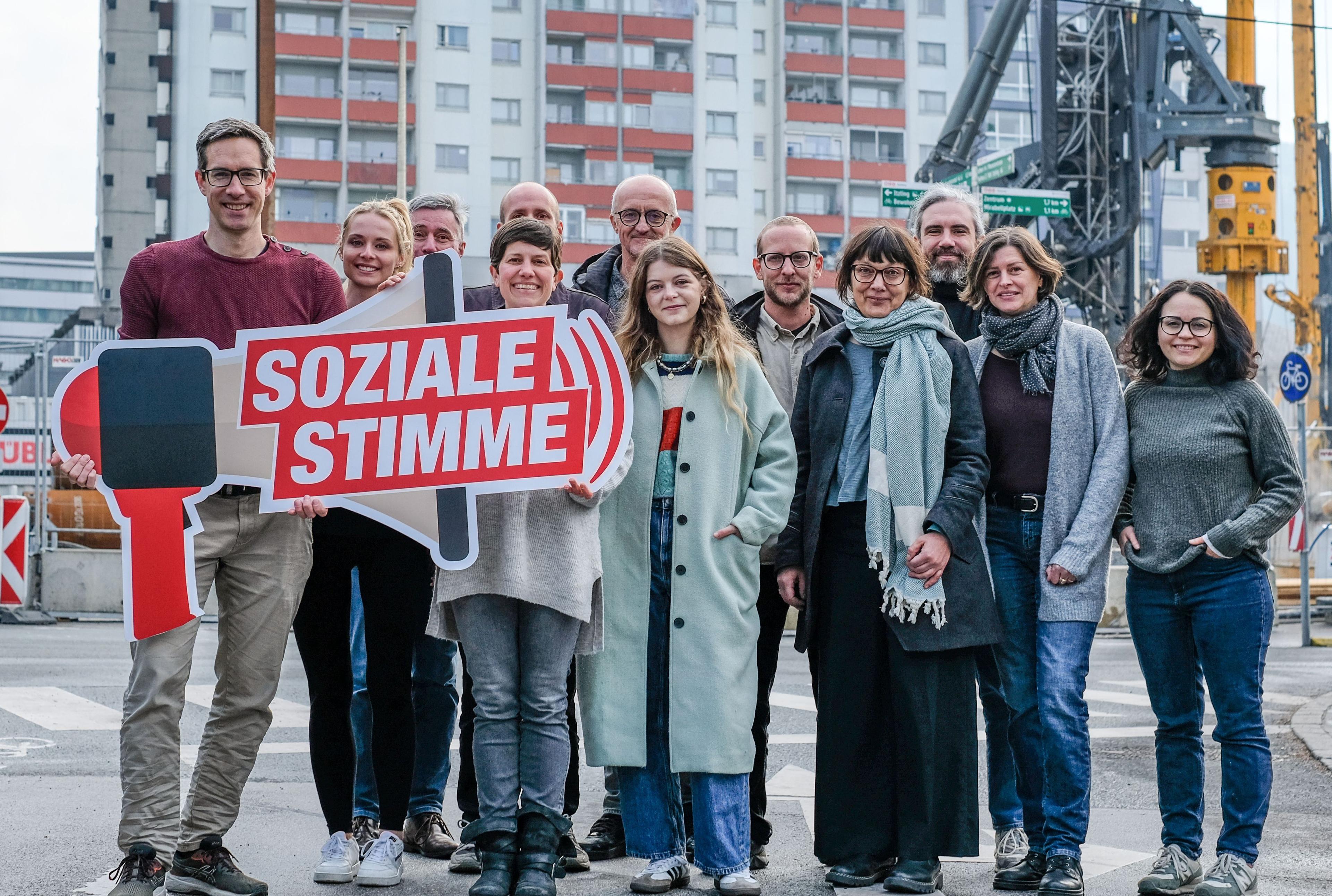 Die Kandidatinnen und Kandidaten der KPÖ PLUS zur Salzburger Gemeinderatswahl am 10. März 2024.